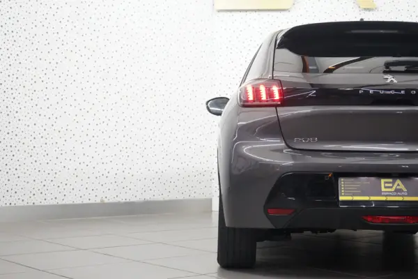 Peugeot 208 1.2 PureTech Allure 7