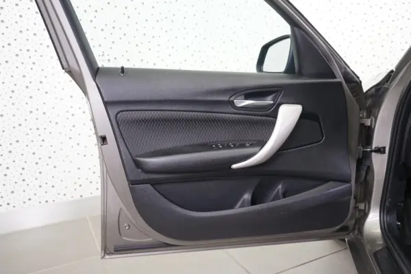 BMW 116 d Line Urban 17