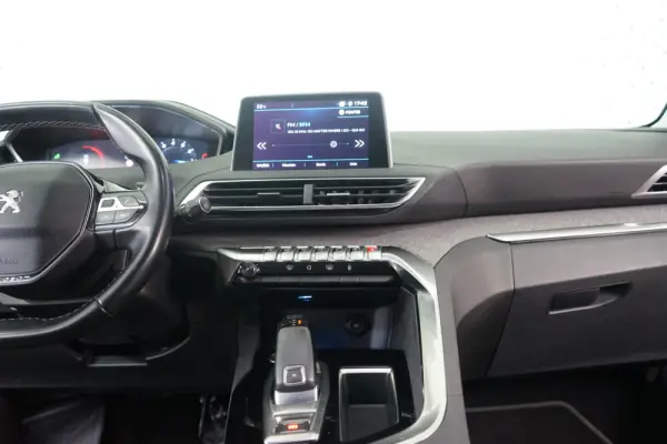 Peugeot 3008 1.2 PureTech Allure EAT8 27