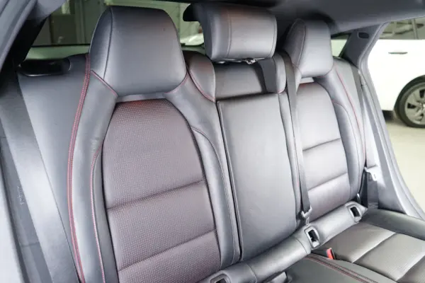 Mercedes-Benz CLA 180 d Shooting Brake AMG Line Aut. 44