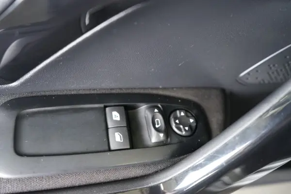 Peugeot 208 1.6 BlueHDi Active 21