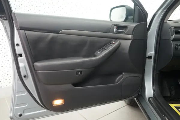 Toyota Avensis SW 2.0 D-4D Exclusive 8