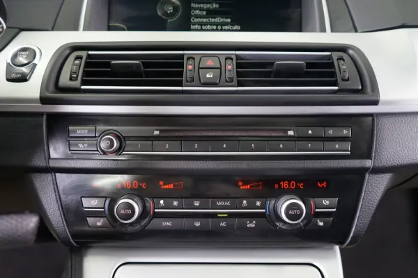 BMW 520 d Exclusive Auto 129g 30