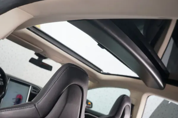 Tesla Model S 85 38