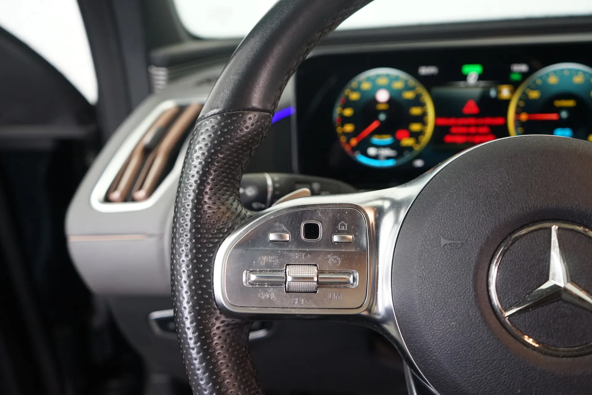 Mercedes-Benz EQC 400 4Matic 24