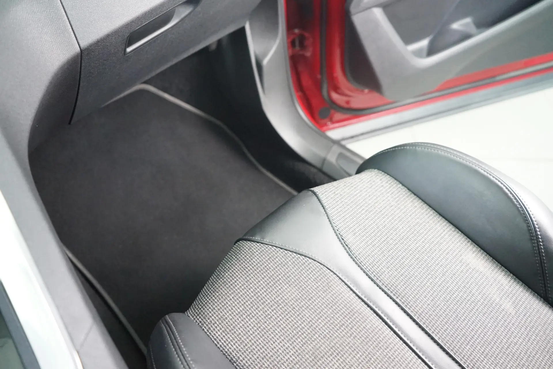 Peugeot 3008 1.2 PureTech Allure EAT8 37