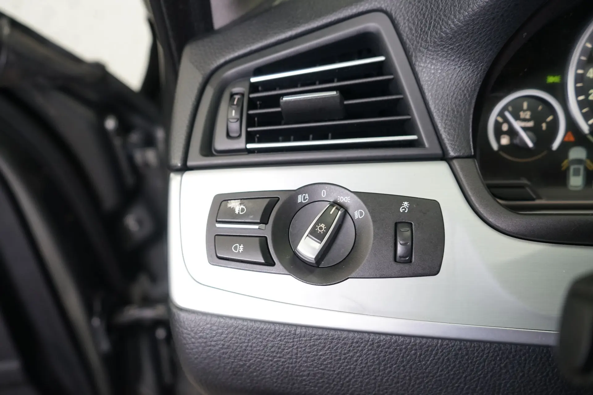 BMW 520 d Exclusive Auto 129g 26