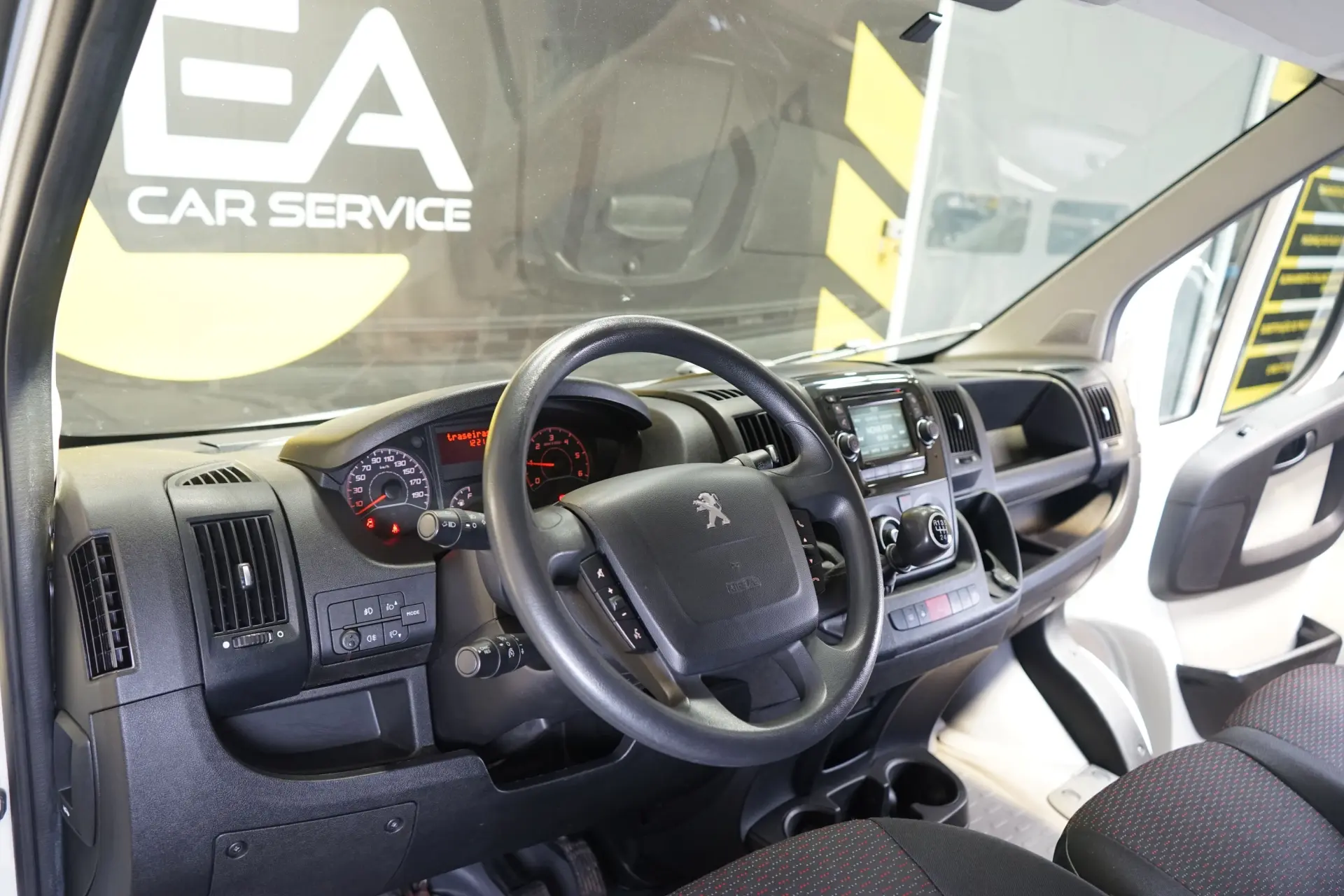 Peugeot Boxer 2.0 BlueHDi 330 L1H1 18