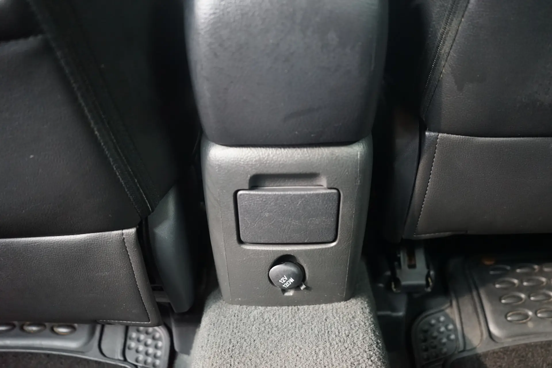 Toyota Avensis SW 2.0 D-4D Exclusive 29