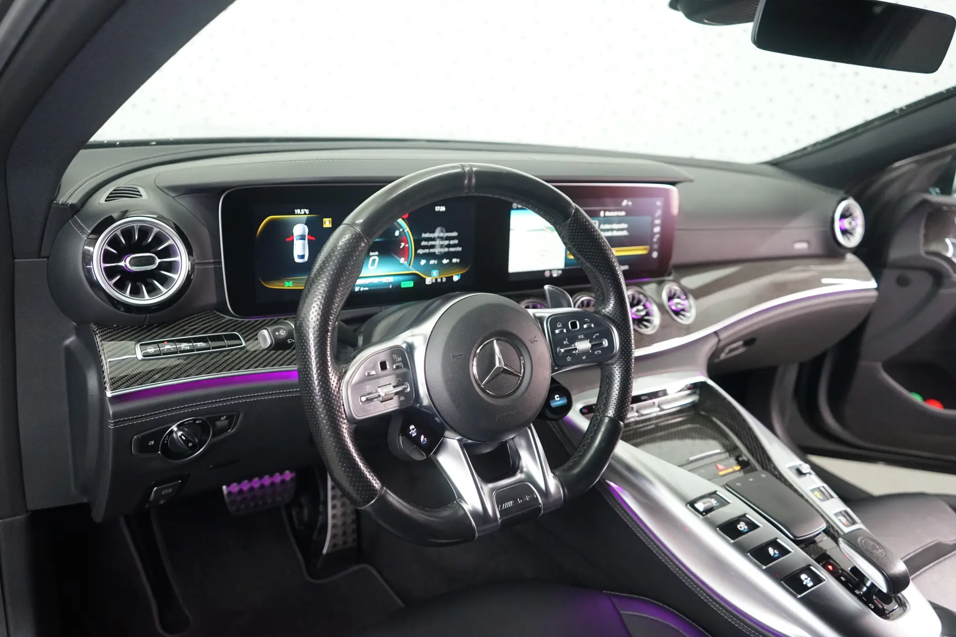 Mercedes-Benz AMG GT 4 portas 43 4Matic+ 18