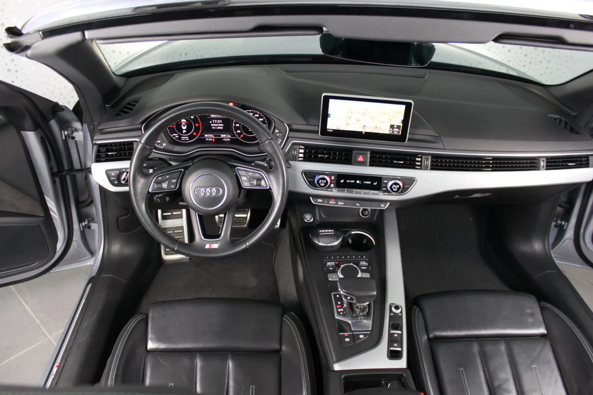 Audi A5 Cabrio 2.0 TDi S-line S tronic 17