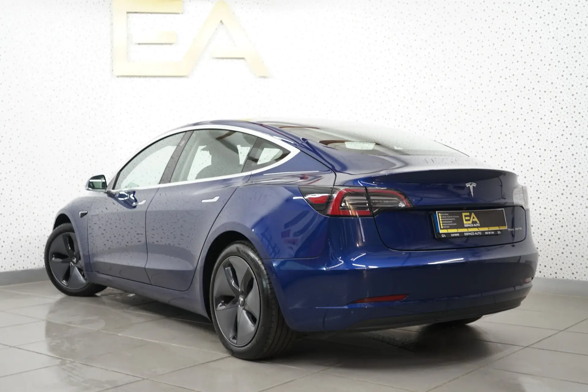 Tesla Model 3 Long-Range Dual Motor AWD 4
