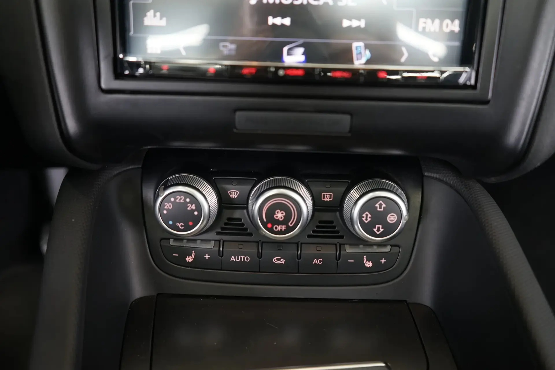 Audi TT Roadster 2.0 TDi 32