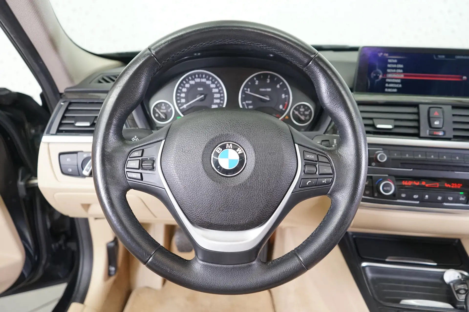 BMW 320 d Line Luxury 23