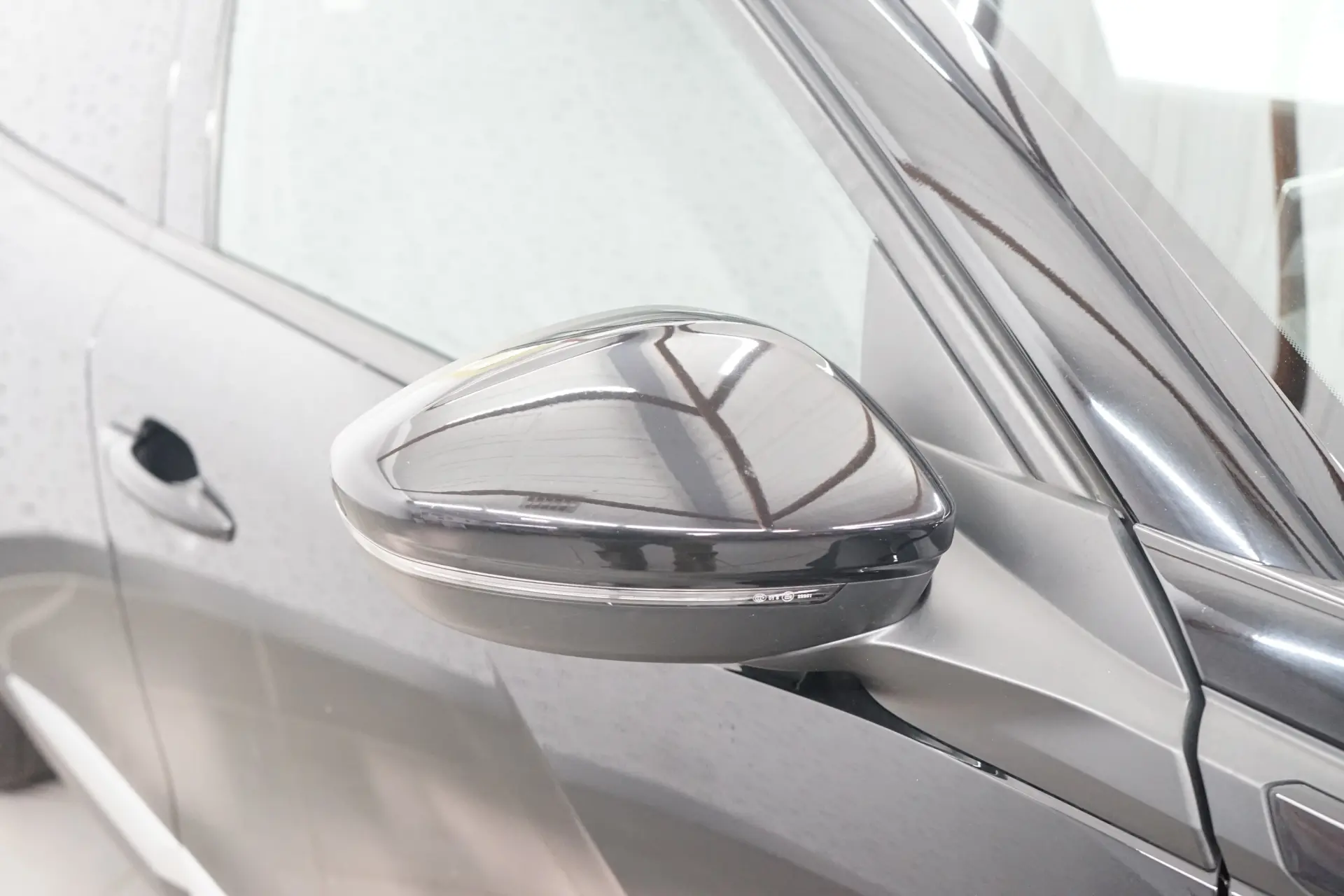 Peugeot 2008 1.2 PureTech Allure 10