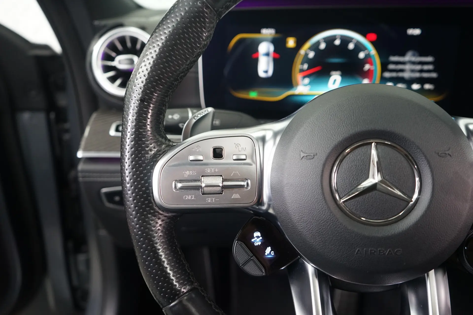 Mercedes-Benz AMG GT 4 portas 43 4Matic+ 26
