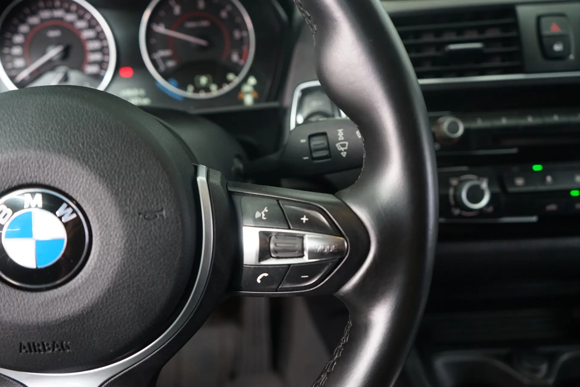 BMW 116 d Line Luxury Auto 21