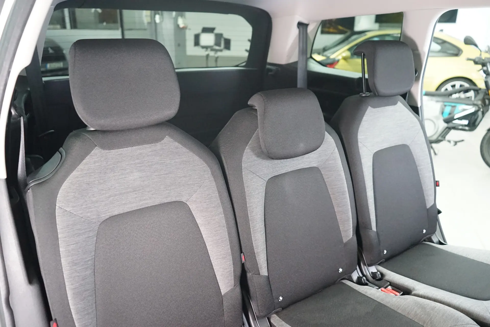 Citroen C4 Spacetourer 1.2 PureTech Feel 33