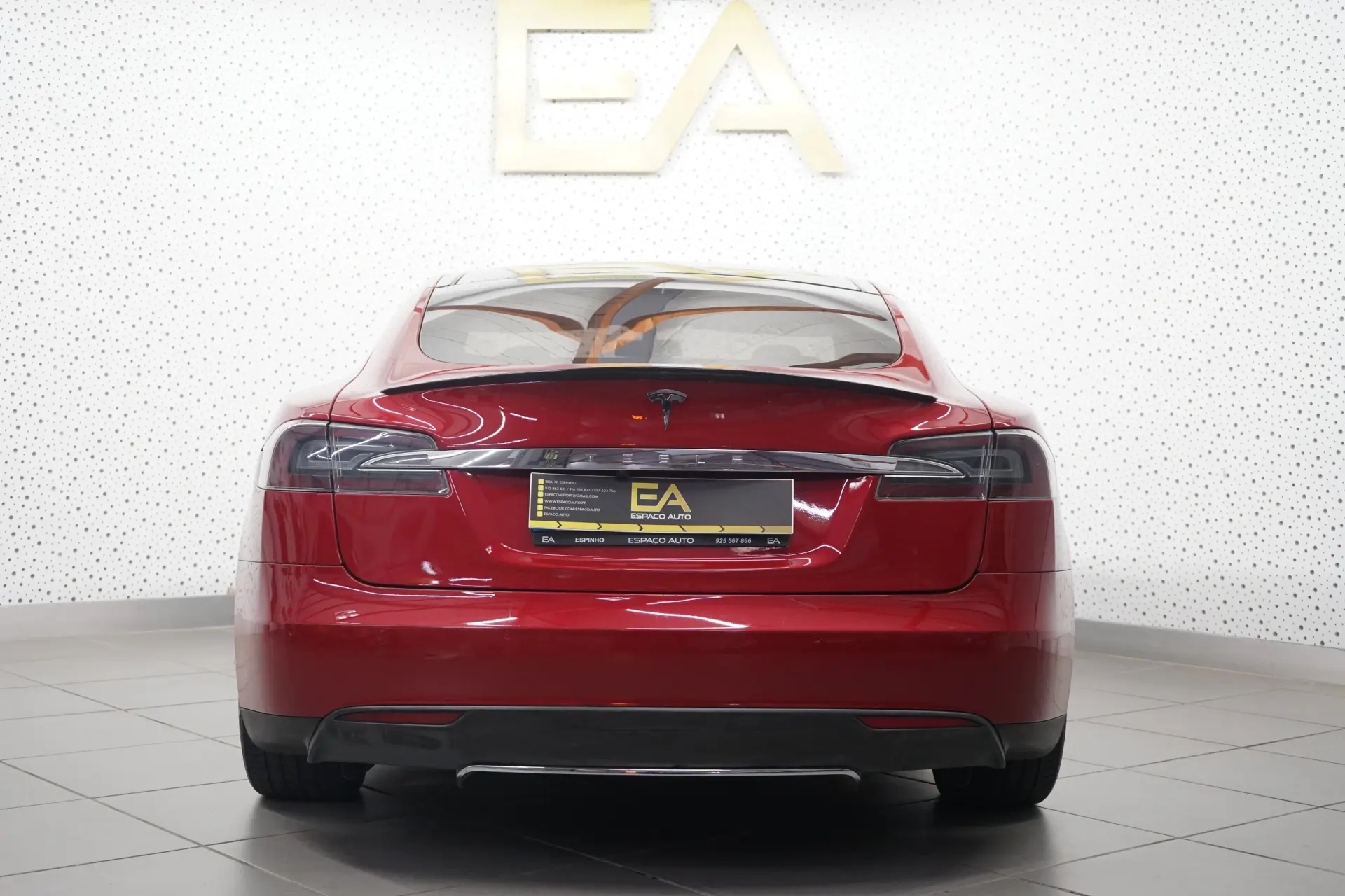 Tesla Model S 85 5