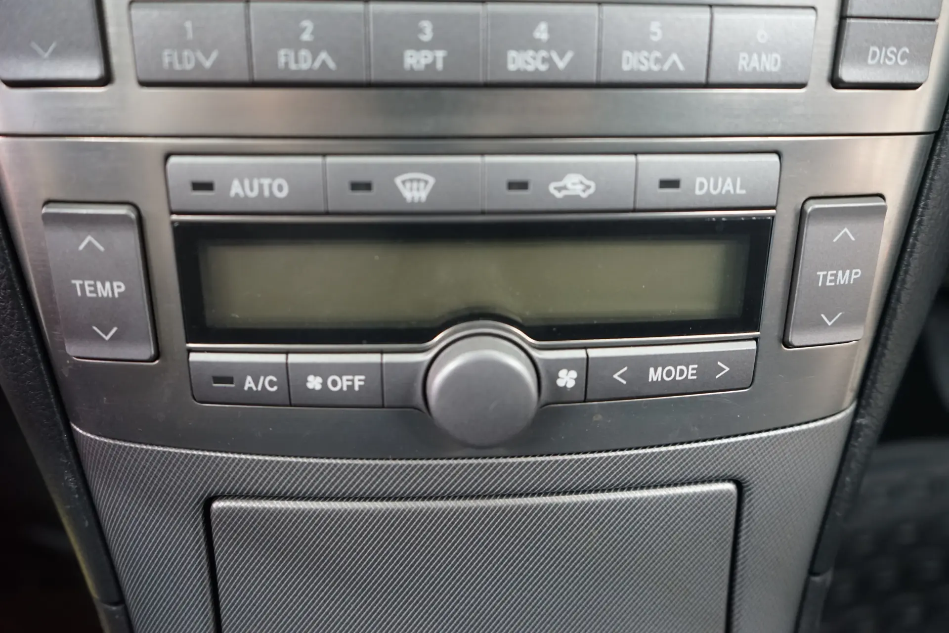 Toyota Avensis SW 2.0 D-4D Exclusive 23
