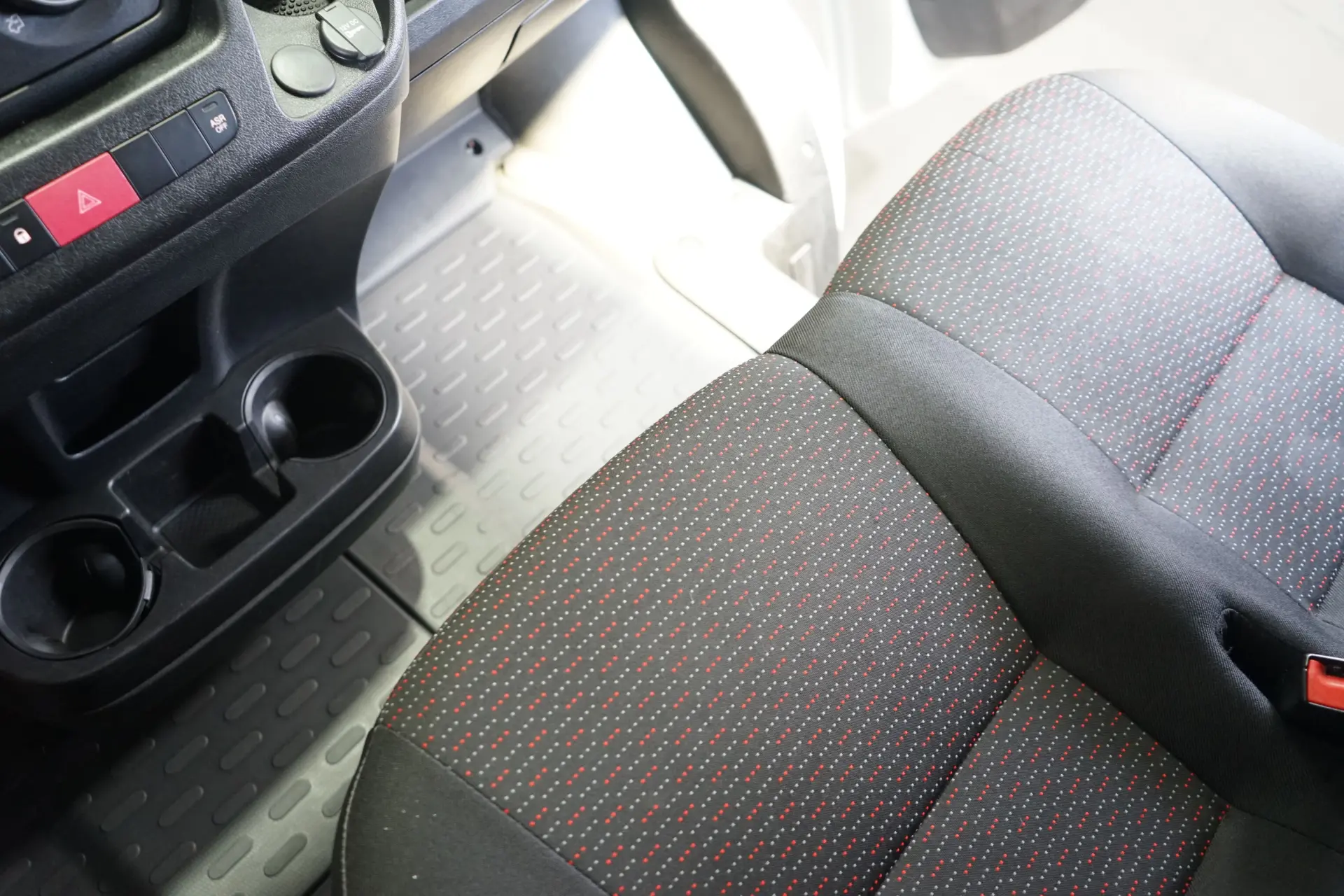 Peugeot Boxer 2.0 BlueHDi 330 L1H1 35