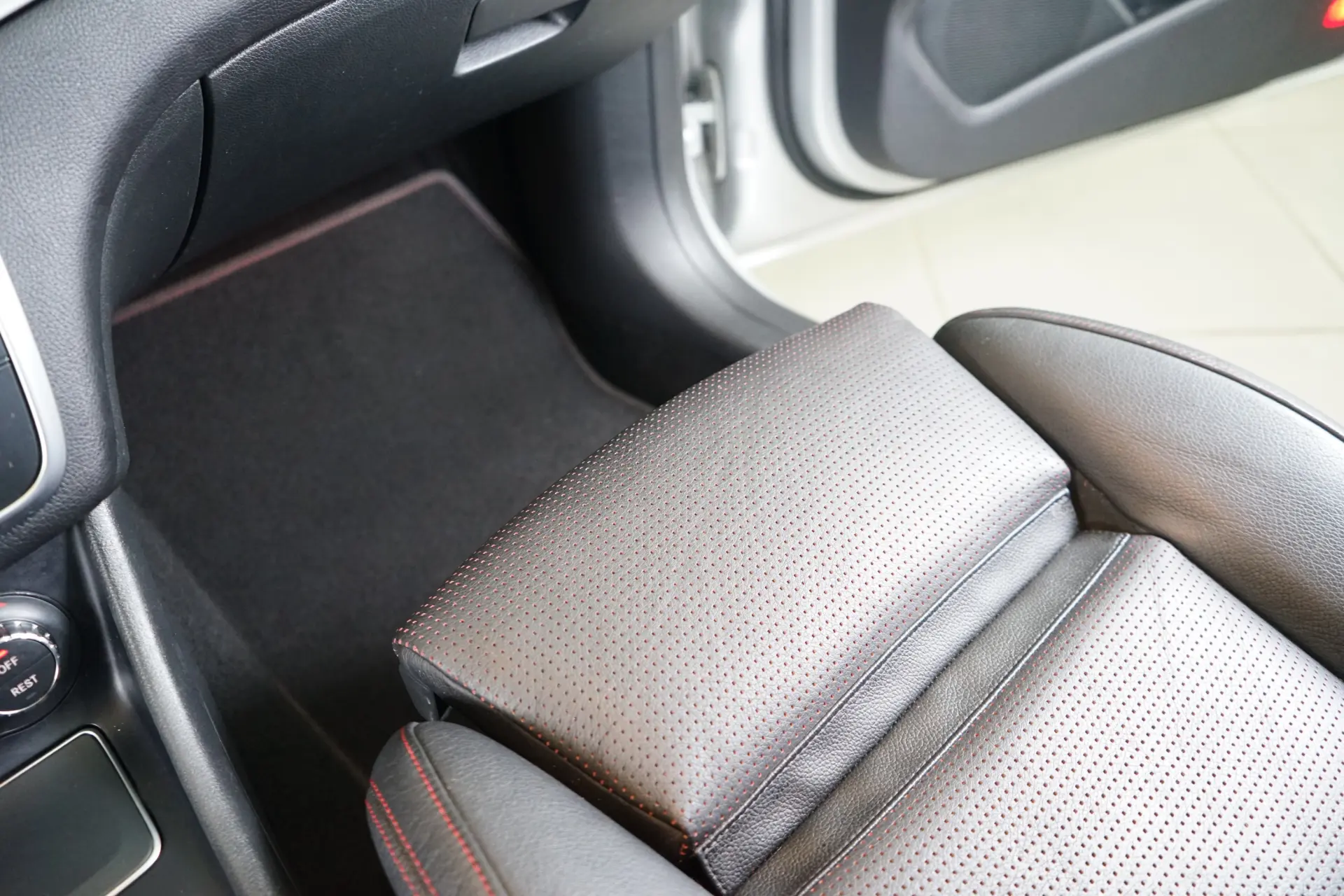 Mercedes-Benz CLA 180 d Shooting Brake AMG Line Aut. 39