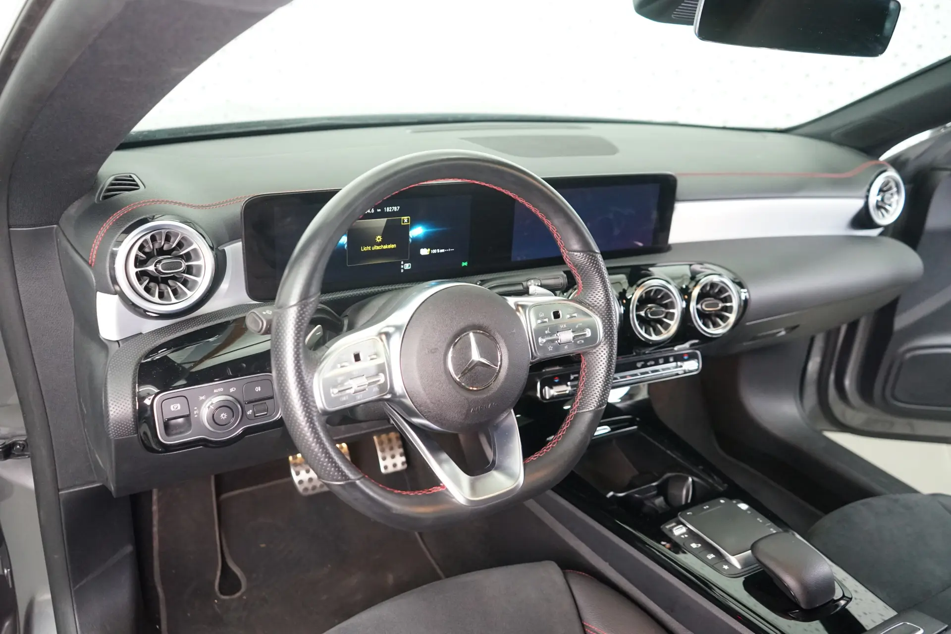 Mercedes-Benz CLA 250 e AMG Line 16