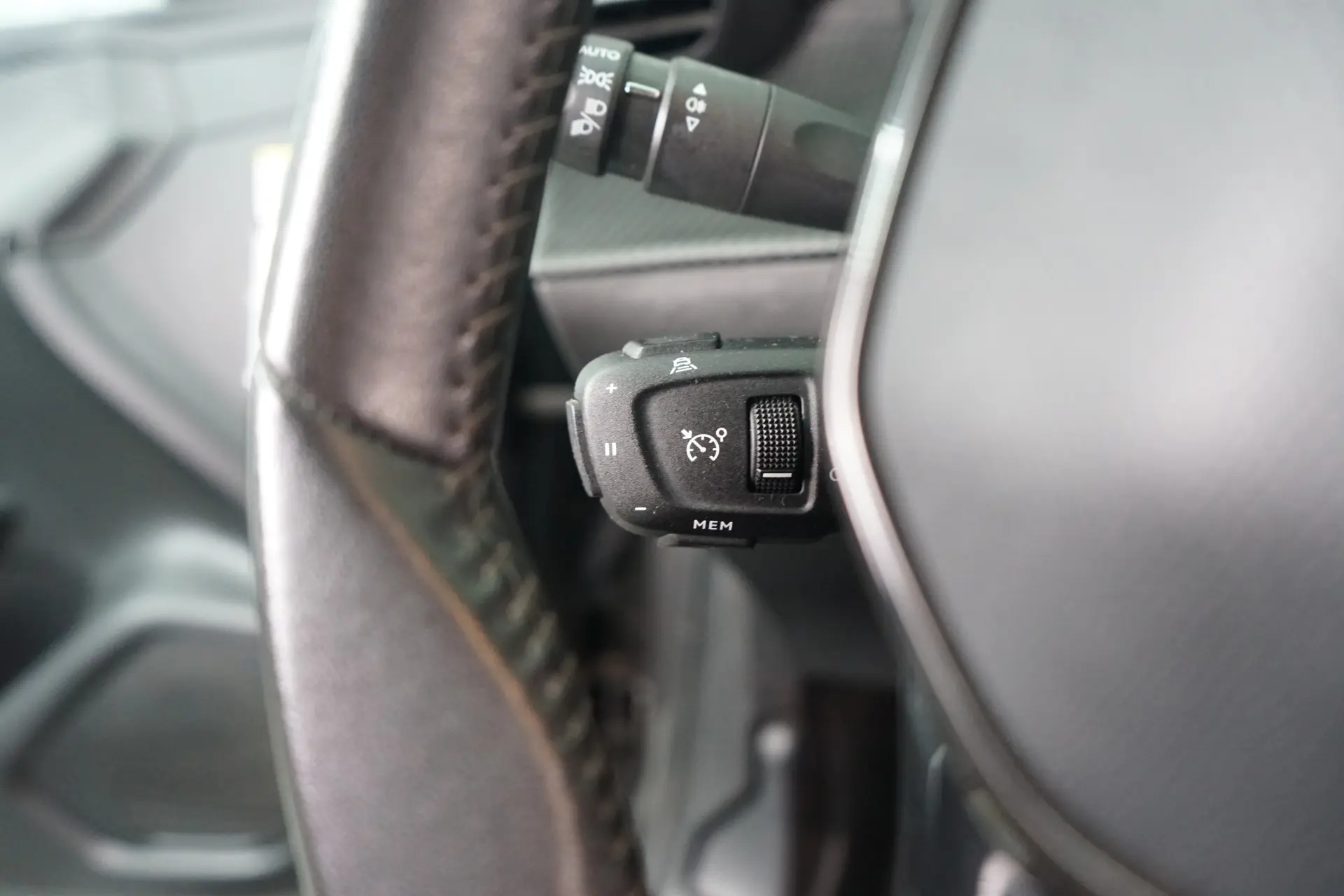 Peugeot 208 1.2 PureTech Allure 24