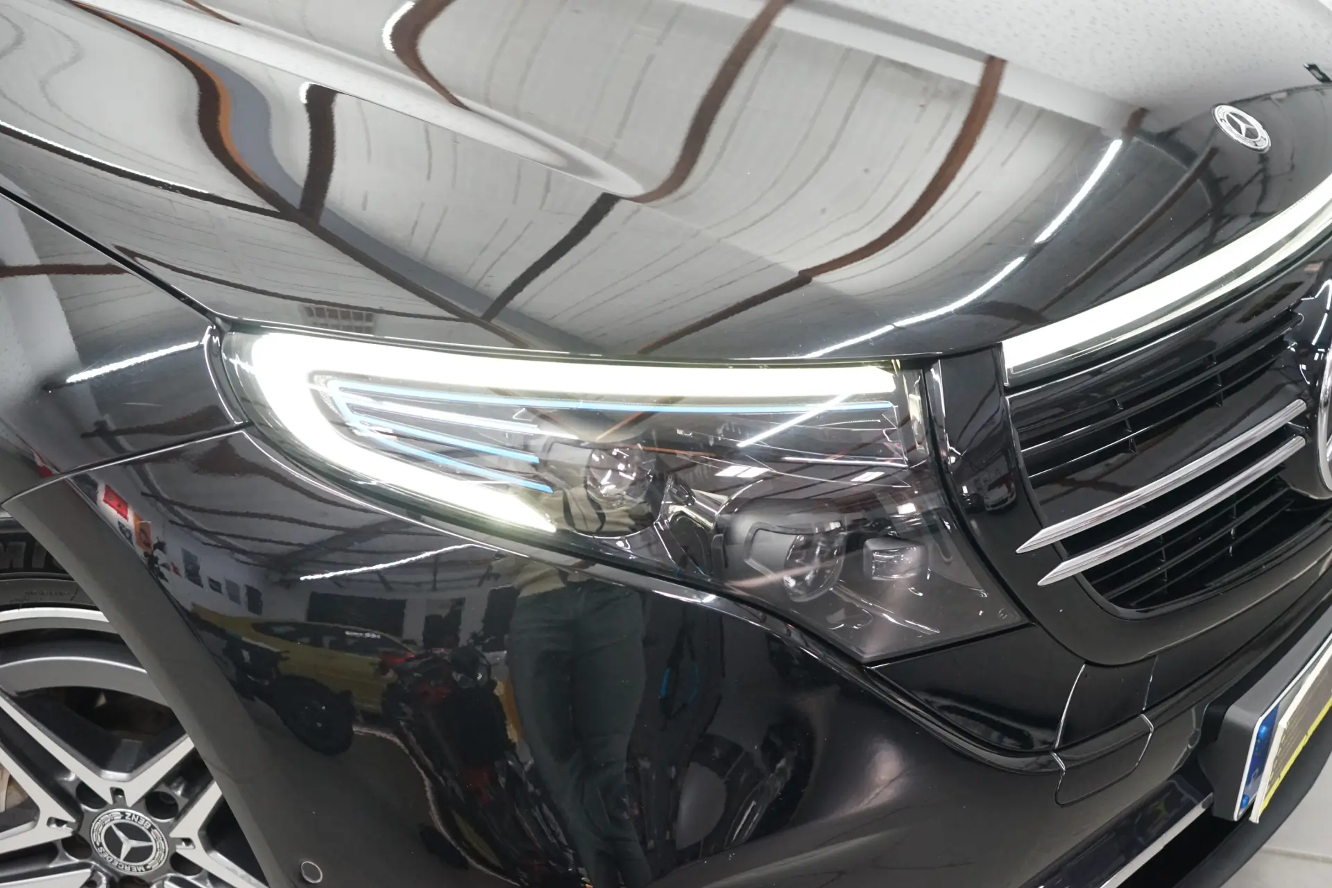 Mercedes-Benz EQC 400 4Matic 9
