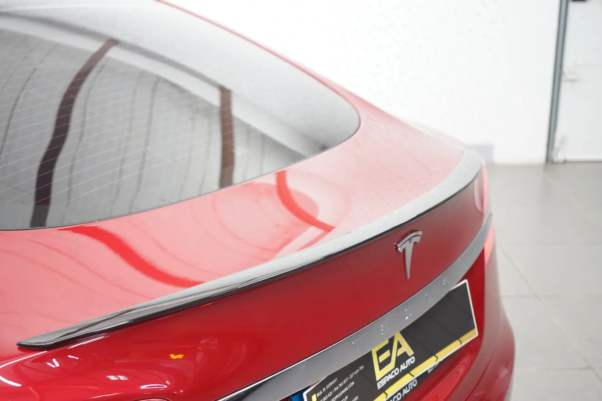 Tesla Model S 85 16