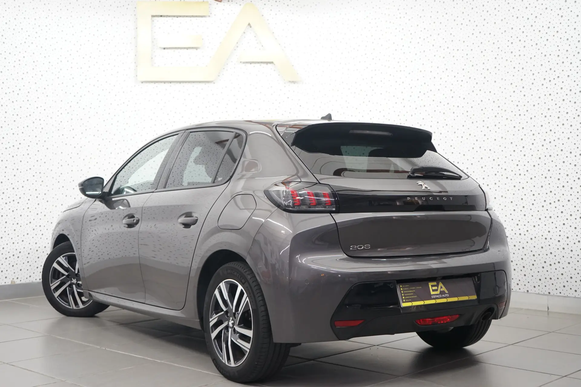 Peugeot 208 1.2 PureTech Allure 4