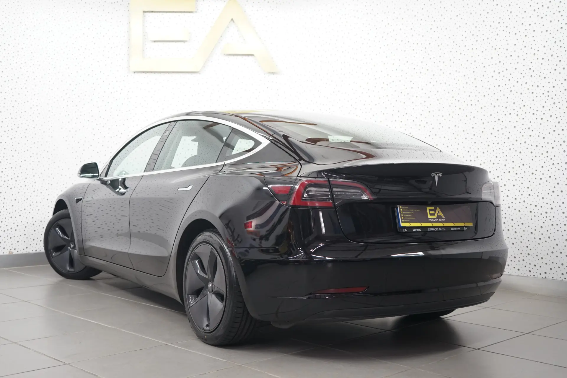 Tesla Model 3 Standard Range Plus RWD 4