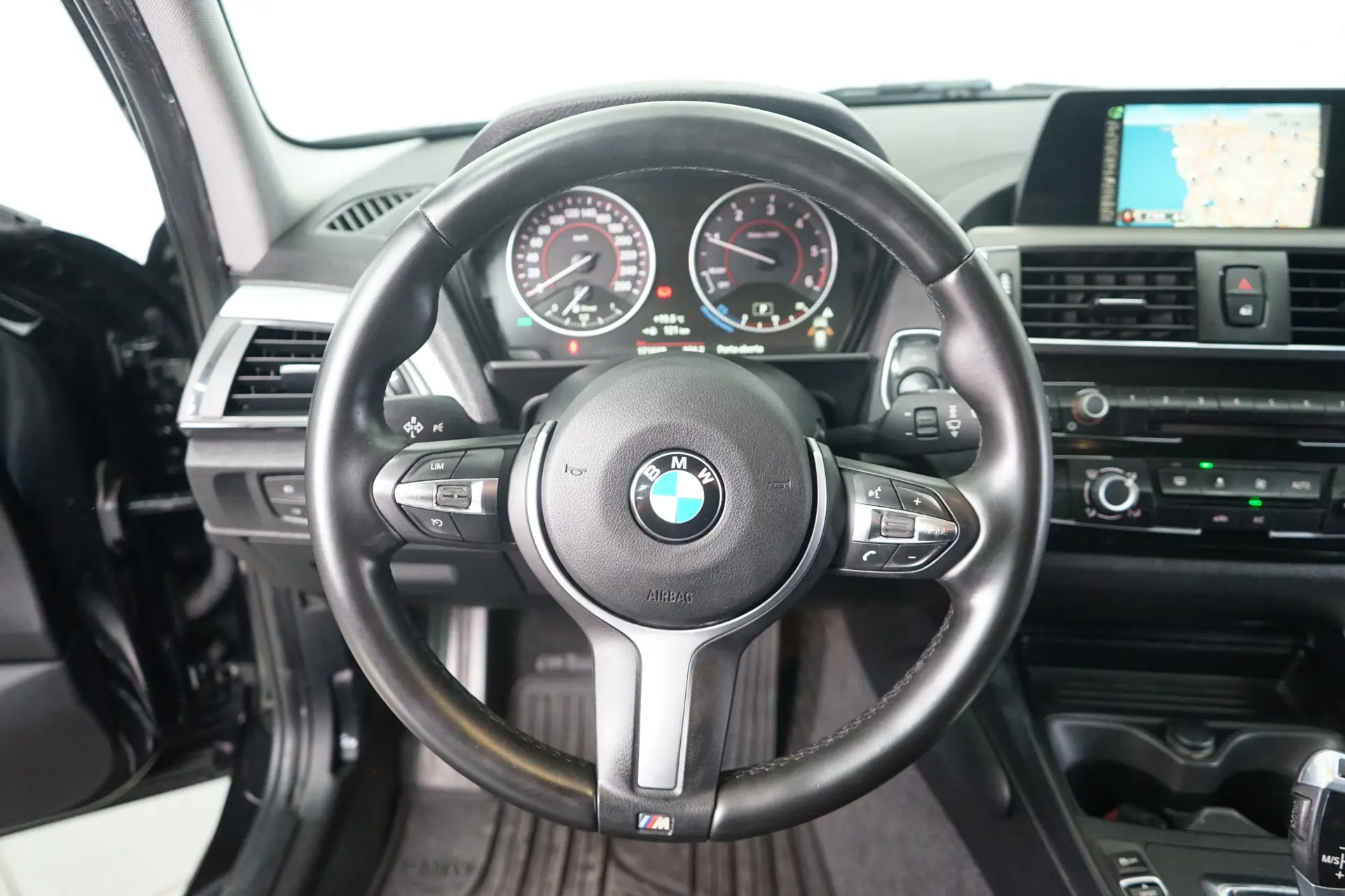 BMW 116 d Line Luxury Auto 19