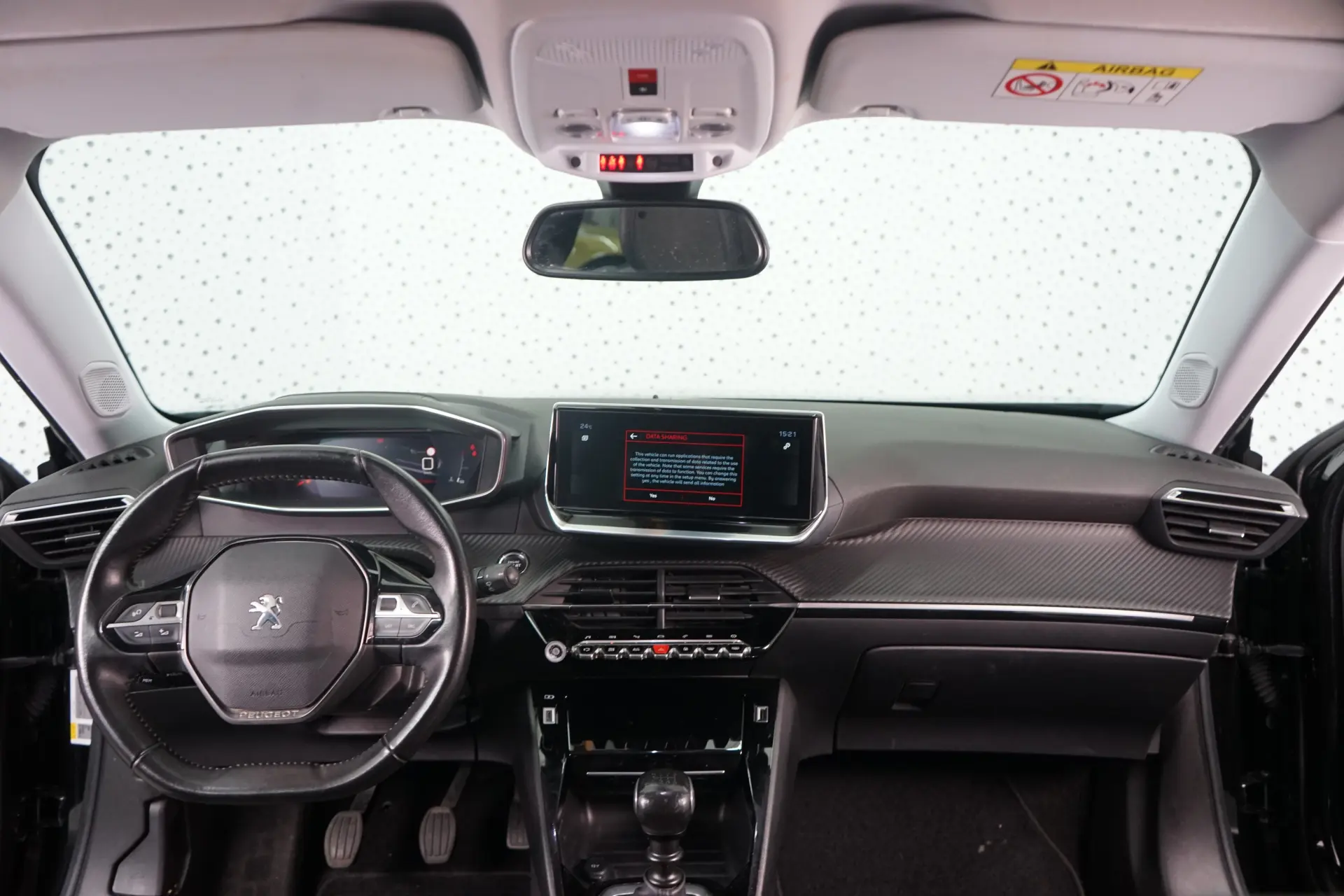 Peugeot 2008 1.2 PureTech Allure 17