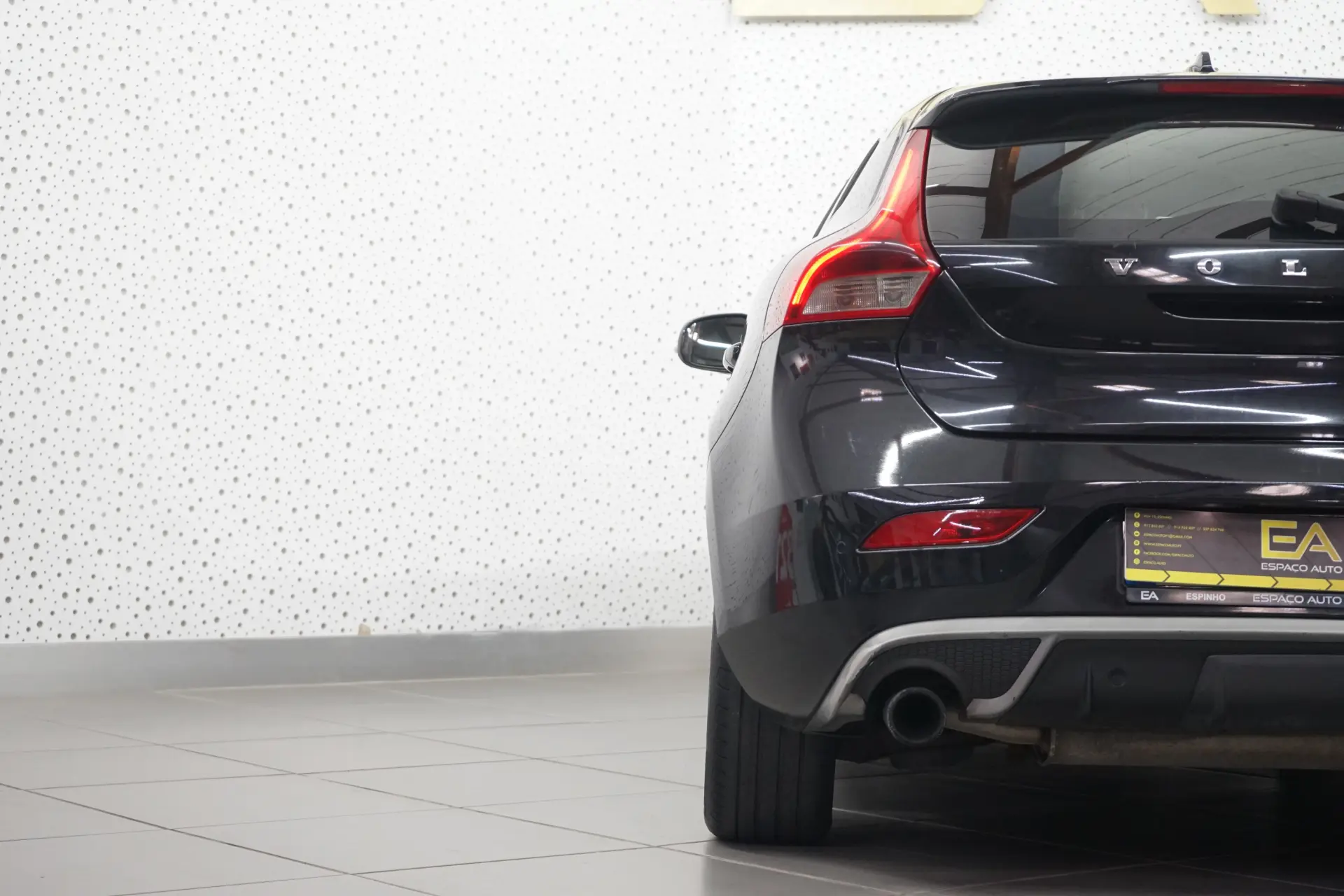 Volvo V40 1.6 D2 R-Design Momentum 6
