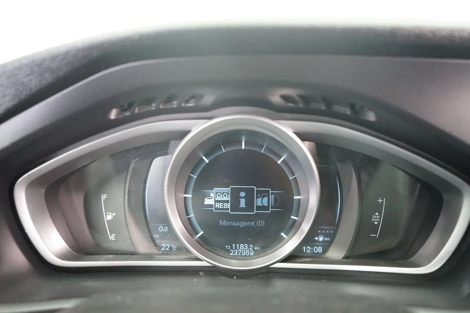 Volvo V40 1.6 D2 R-Design Momentum 24