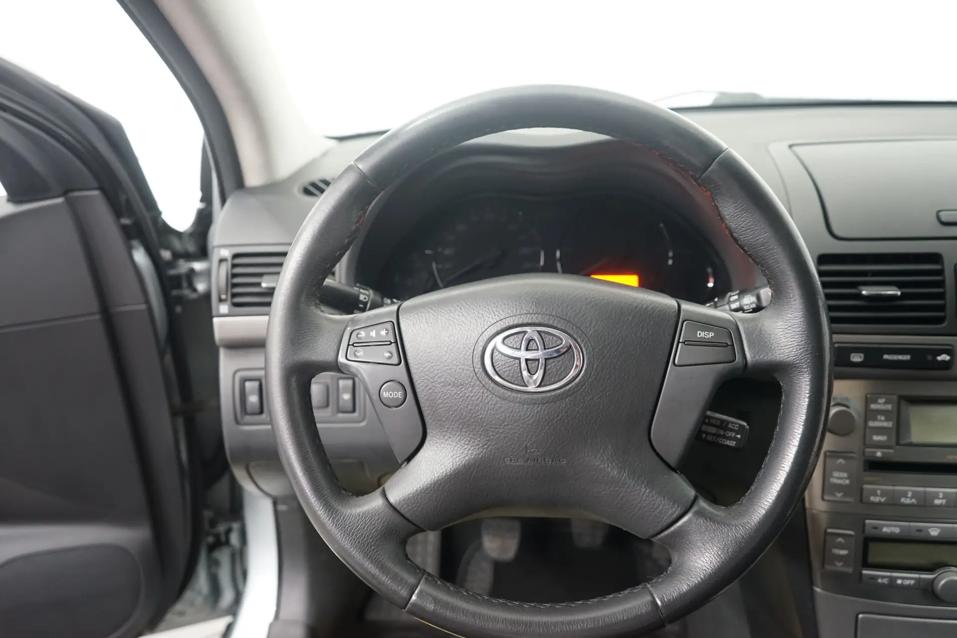 Toyota Avensis SW 2.0 D-4D Exclusive 12