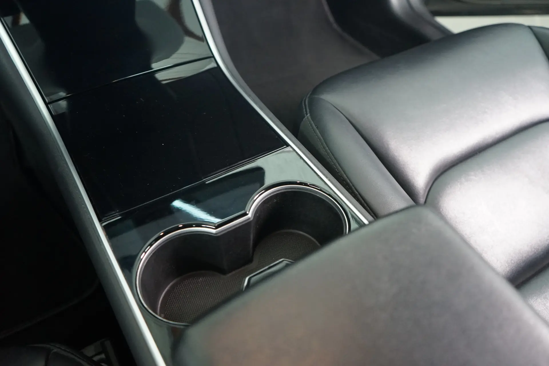 Tesla Model 3 Standard Range Plus RWD 19