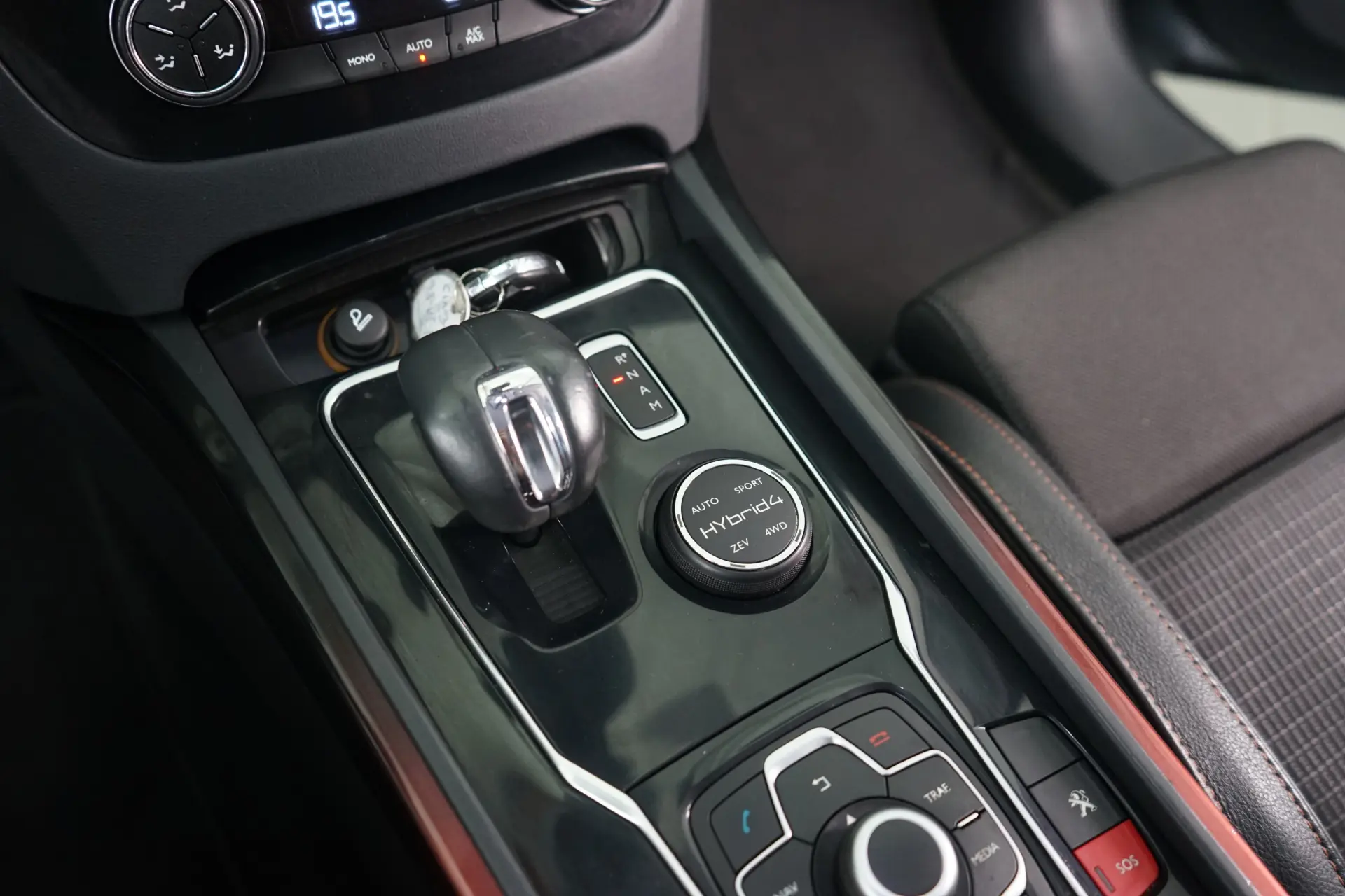 Peugeot 508 RXH 2.0 HDi Hybrid4 2-Tronic 29