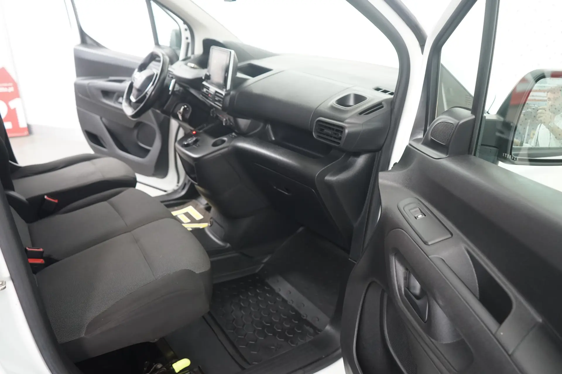 Peugeot Partner 1.5 Blue-HDI Asphalt L1 EAT8 38