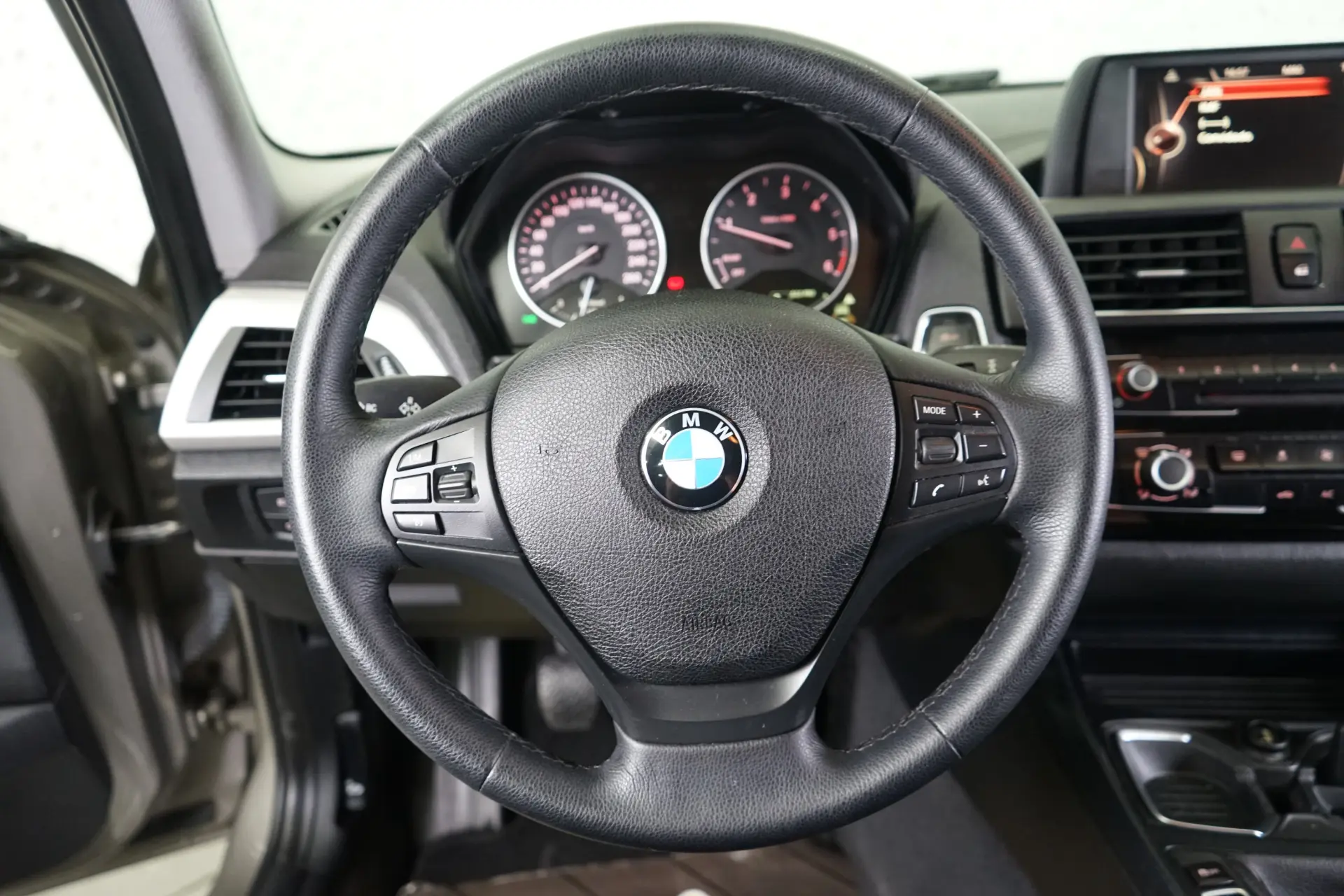 BMW 116 d Line Urban 19