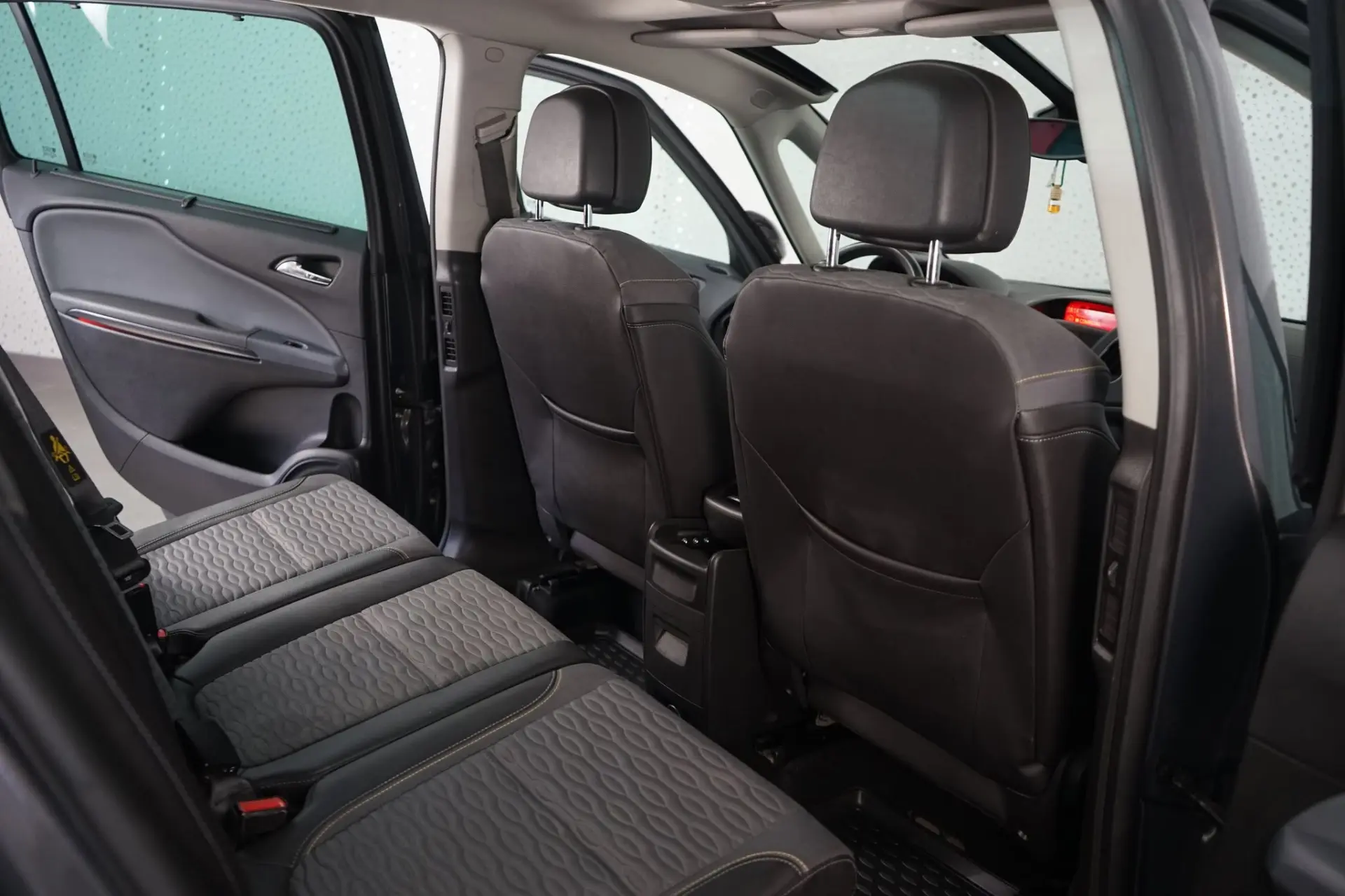 Opel Zafira 2.0 CDTI Cosmo 38