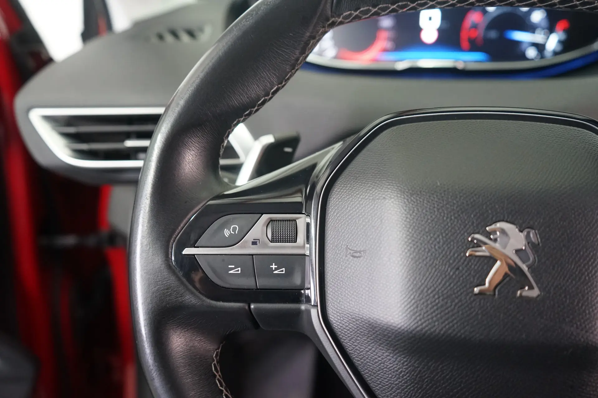 Peugeot 3008 1.2 PureTech Allure EAT8 20