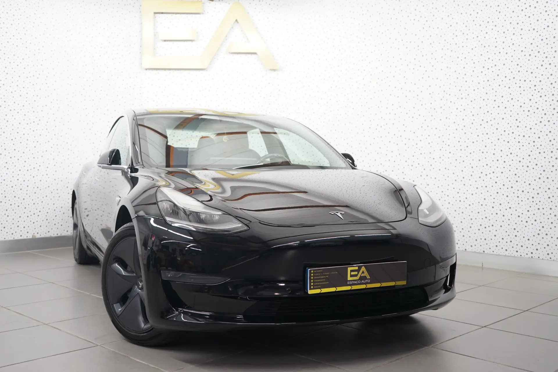 Tesla Model 3 Standard Range Plus RWD 1