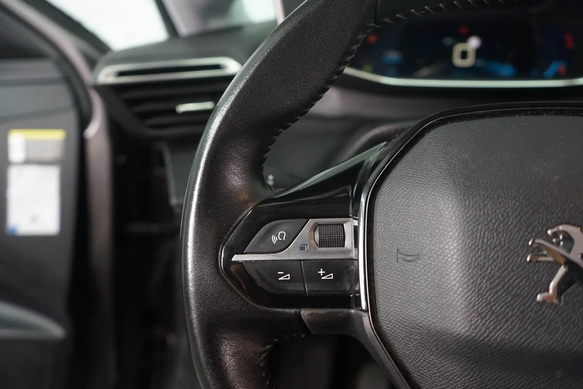 Peugeot 208 1.2 PureTech Allure 23