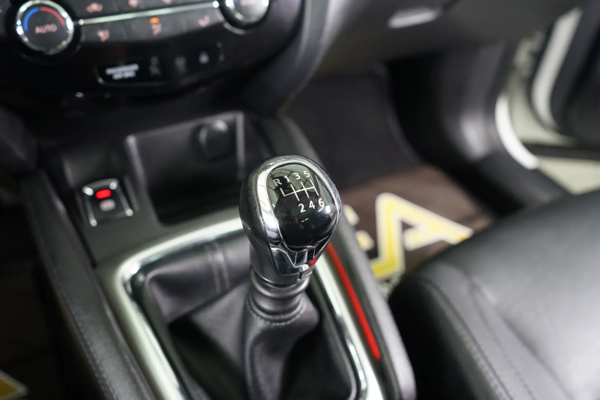 Nissan Qashqai 1.5 dCi N-Connecta Business 31