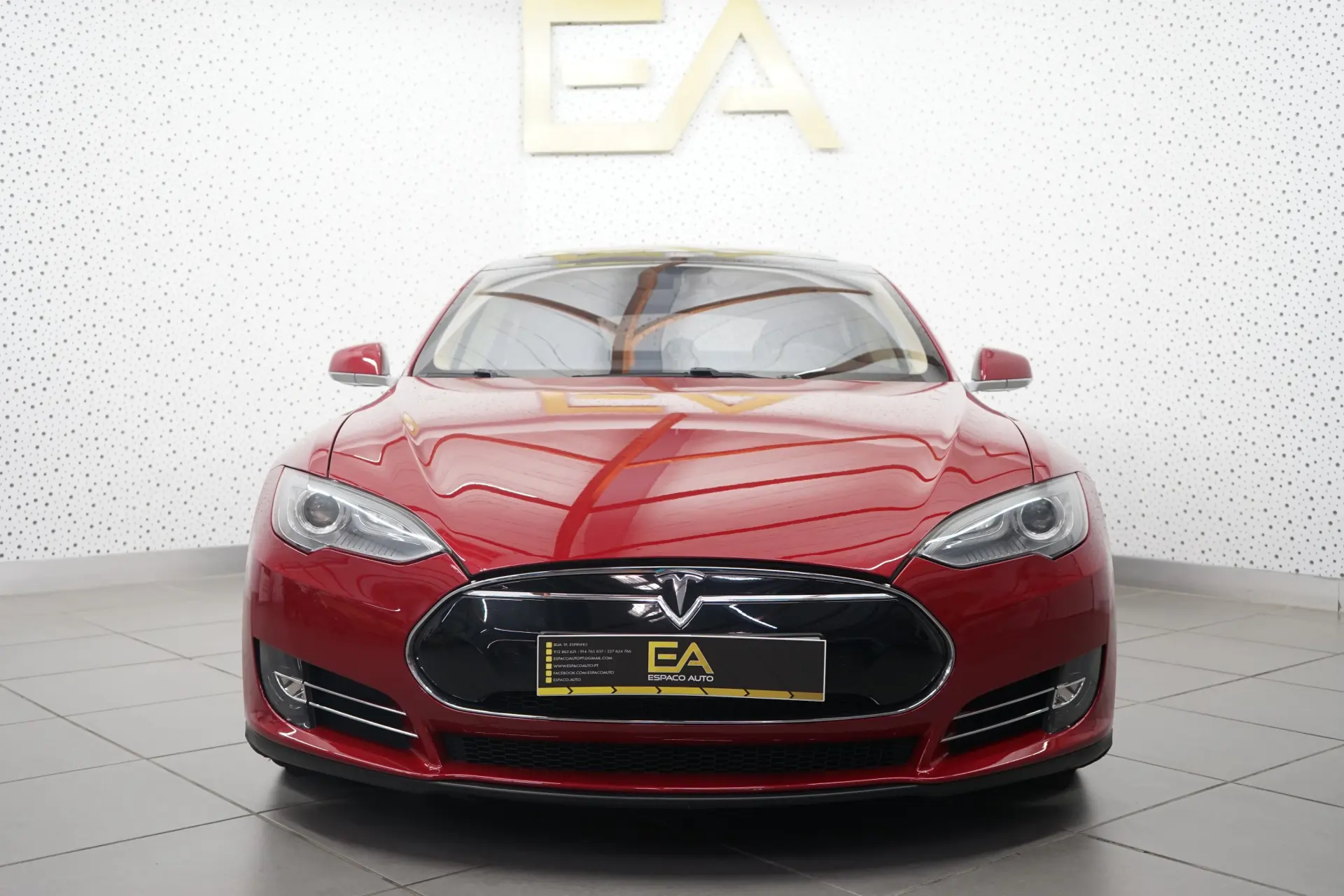 Tesla Model S 85 2