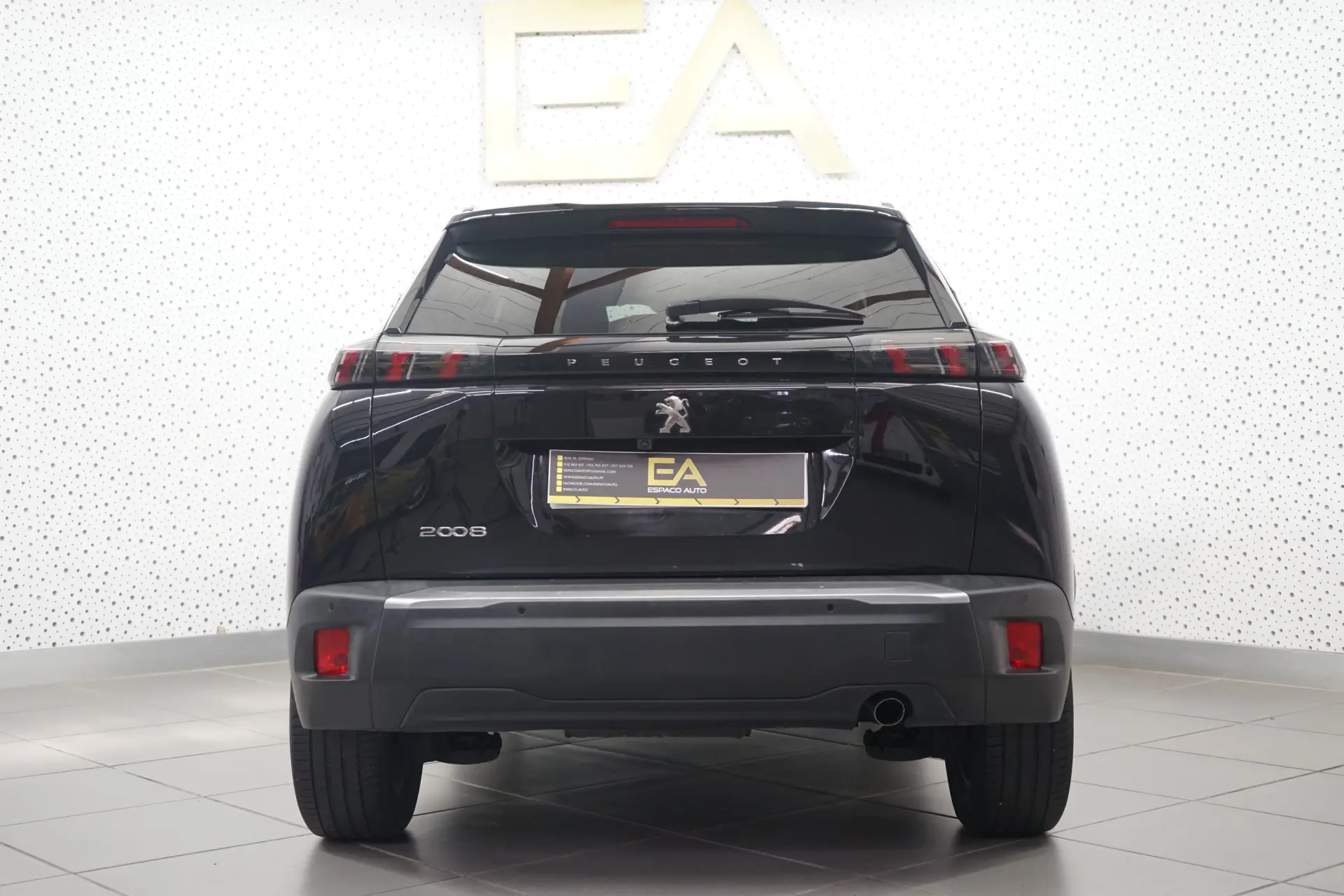 Peugeot 2008 1.2 PureTech Allure 5