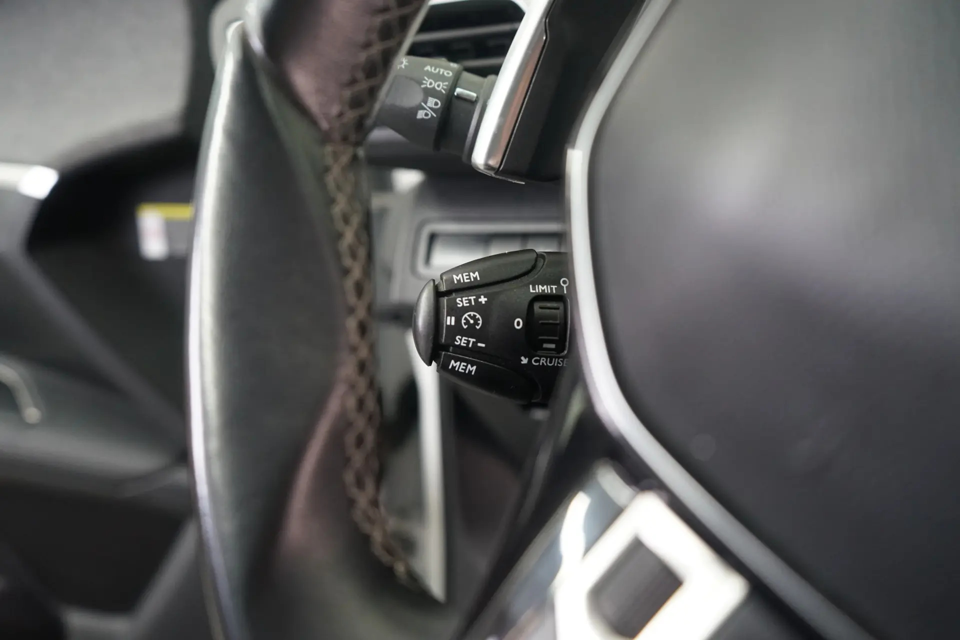 Peugeot 3008 1.2 PureTech Allure Pack EAT8 22