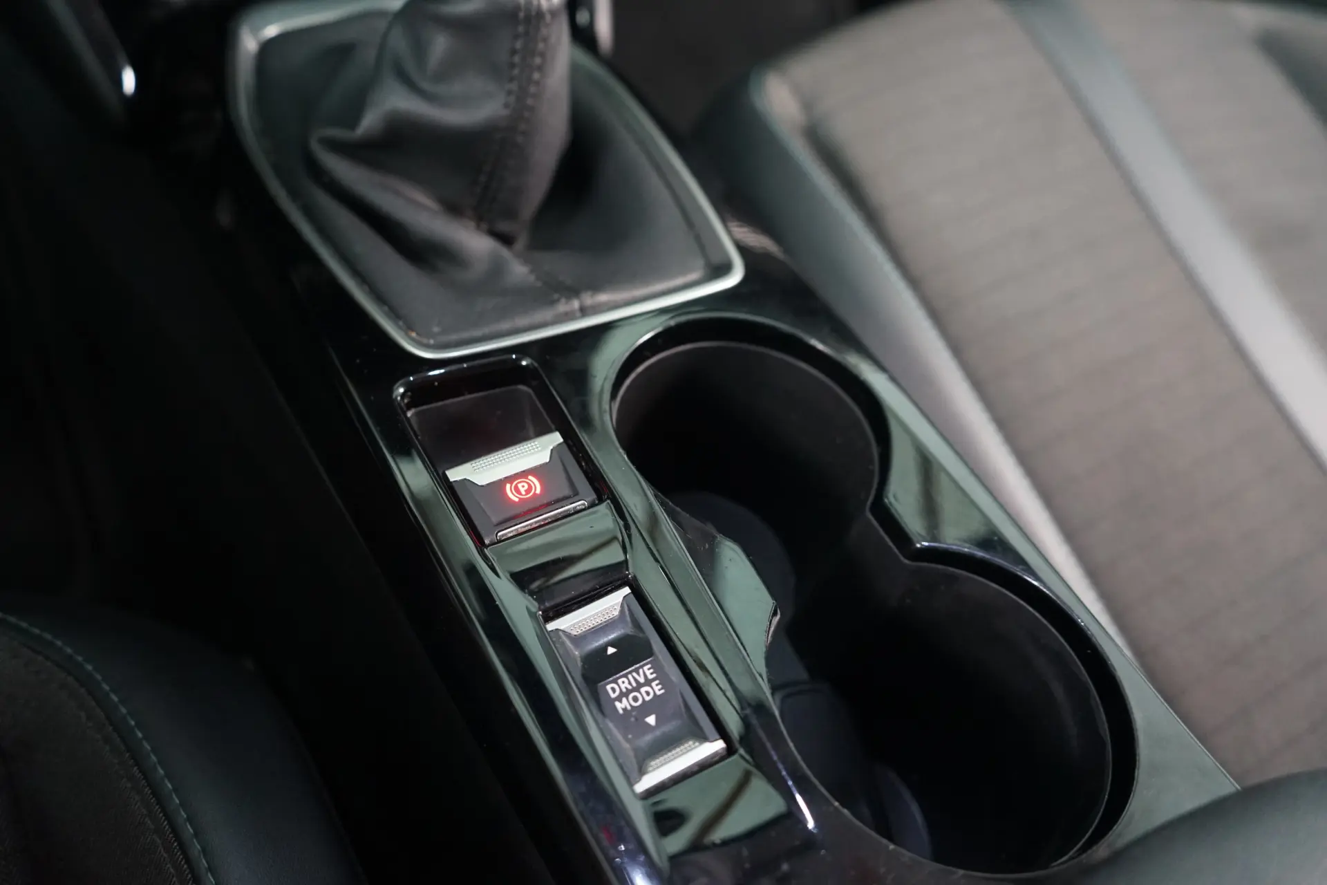 Peugeot 2008 1.2 PureTech Allure 30